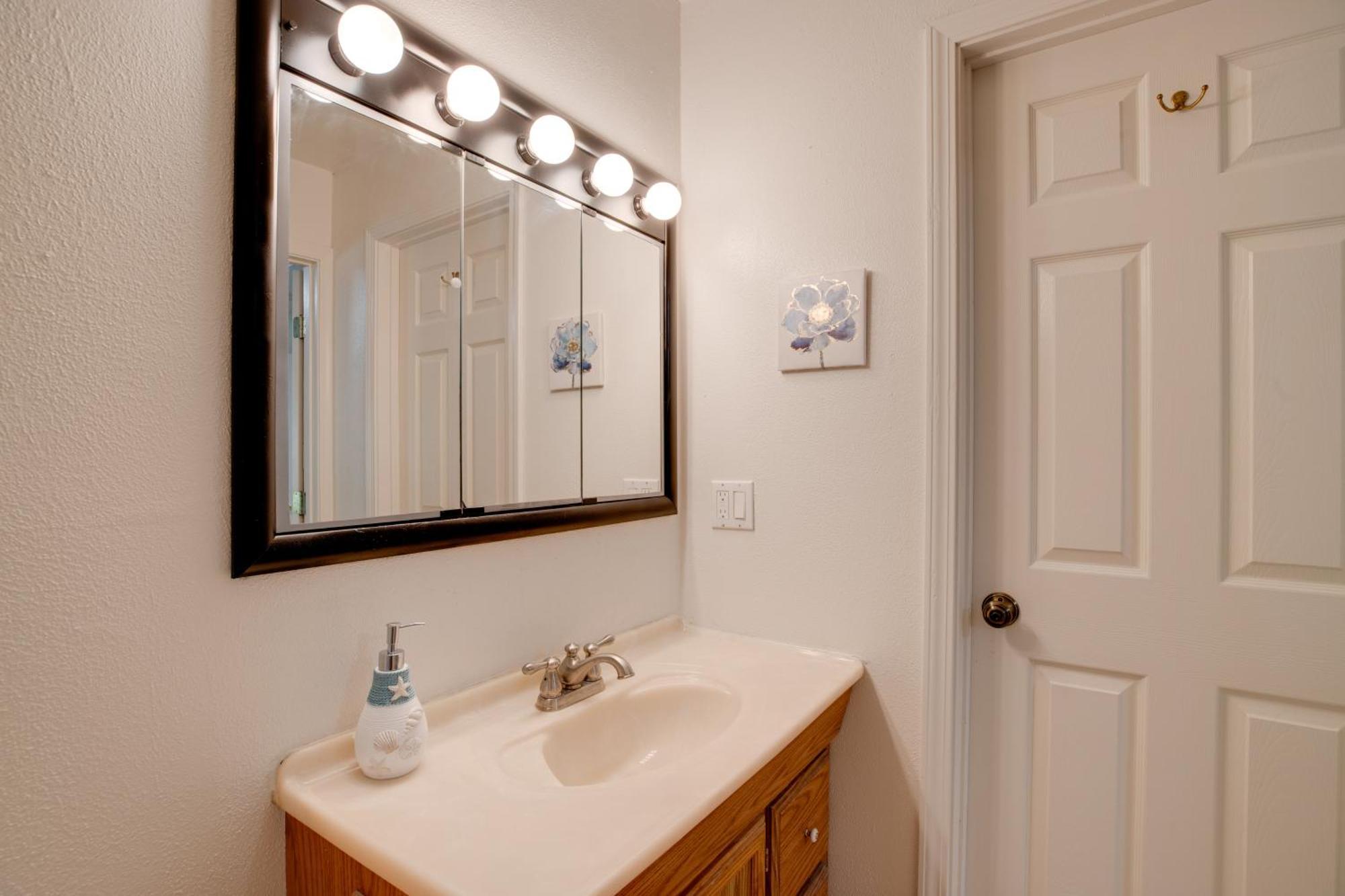 Bay City Vacation Rental Escape About 5 Mi To Marina! Exterior photo